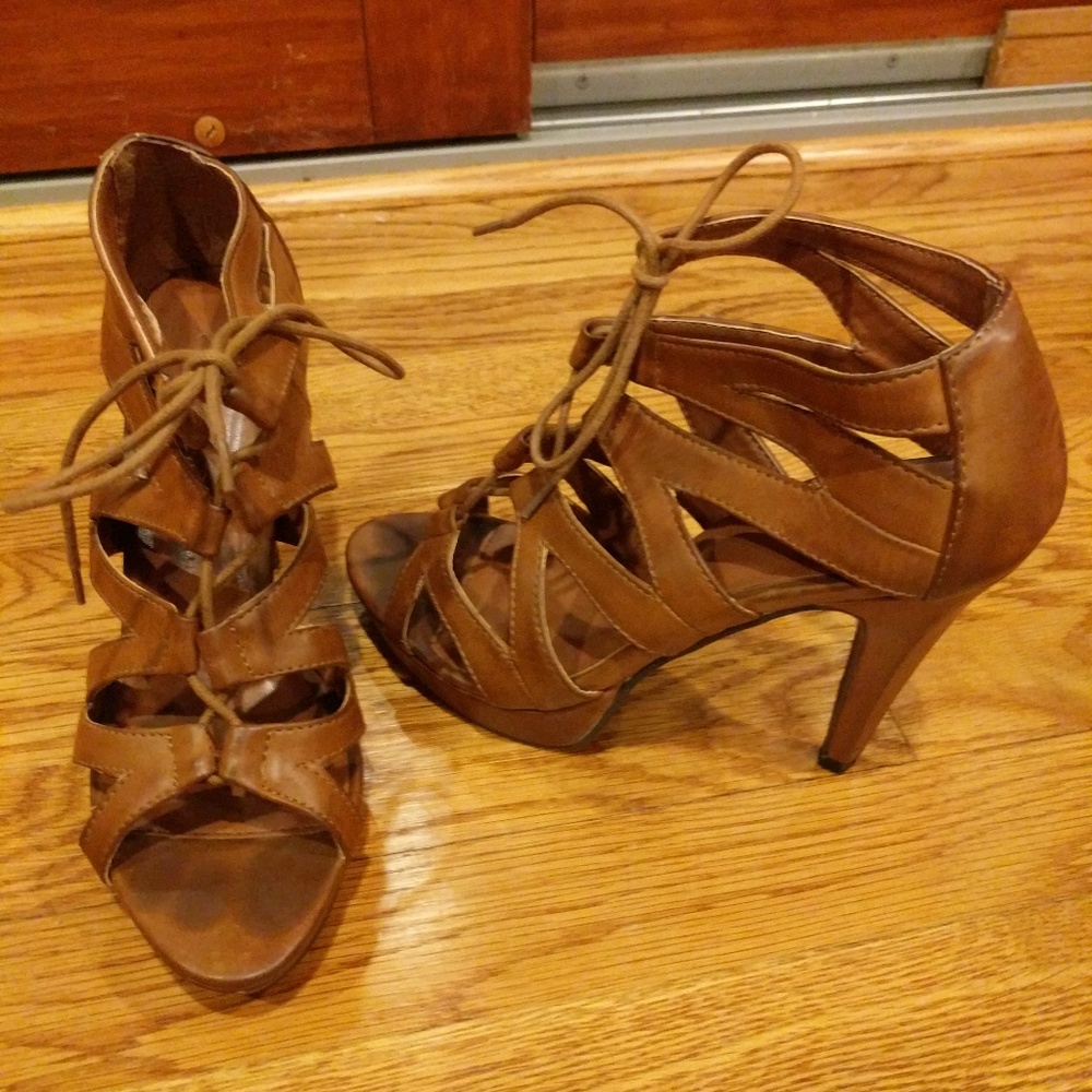 Chinese Laundry Tan/Brown Lace Up Heels Womens 7.5